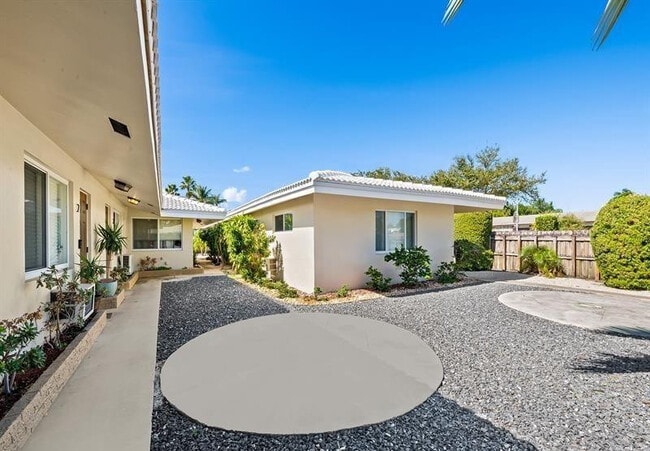 Building Photo - 1241 NE 16th Terrace