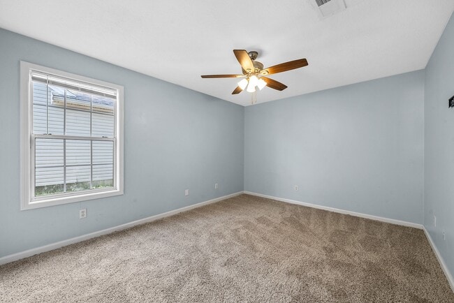 Building Photo - 529 Southwind Dr