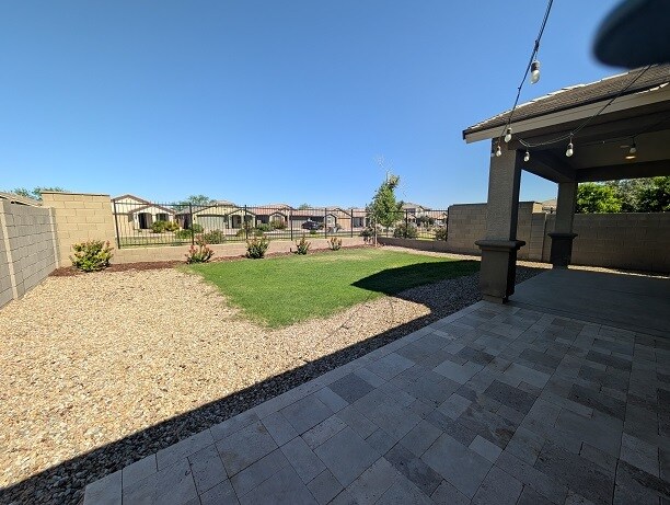 Building Photo - 41390 W Carlisle Ln