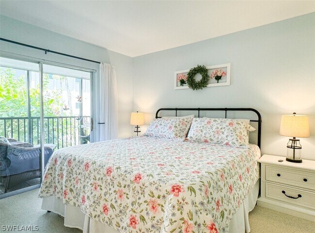 Building Photo - 788 Park Shore Dr