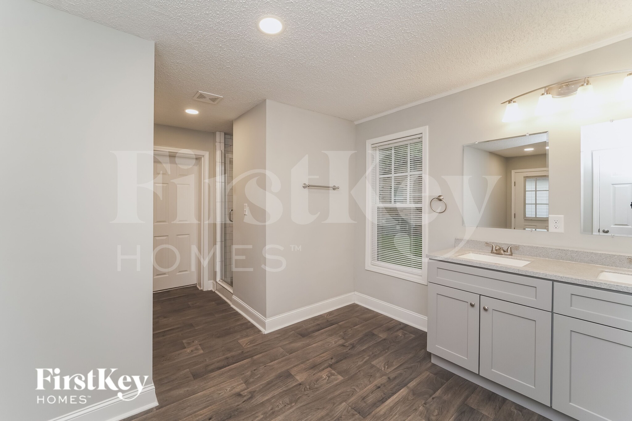Building Photo - 2521 Skyland Dr