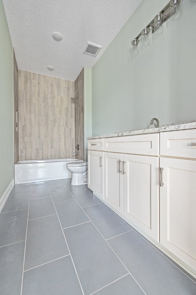 Building Photo - MODERN 3-BEDROOM W/ OFFICE WEST TAMPA HOME | BUILT 2023 | FENCED YARD | PET FRIENDLY