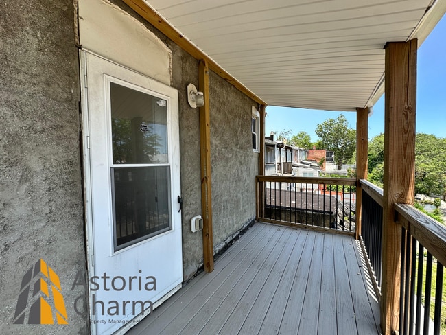 Building Photo - Live in Comfort: Spacious 3 Bedroom 2 Bath...