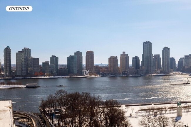 Building Photo - 100 United Nations Plaza