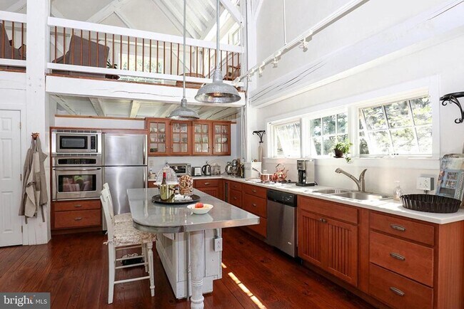 Building Photo - 375 Pineville Rd