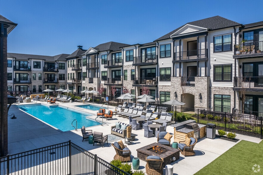 Outdoor Pool - Camden