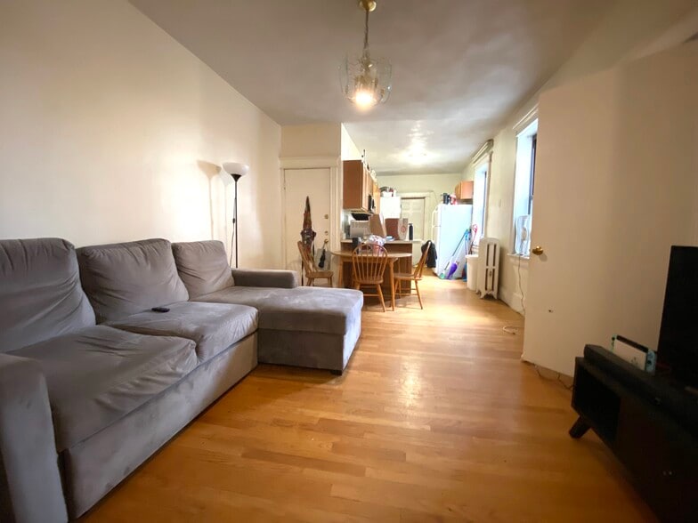Primary Photo - 39 Park Vale Ave