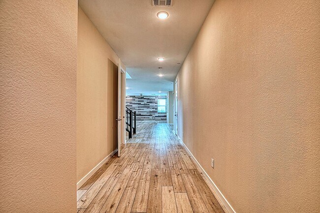 Building Photo - 3364 Caldora Ln