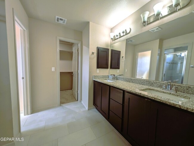 Building Photo - 616 Rafael Marmolejo St