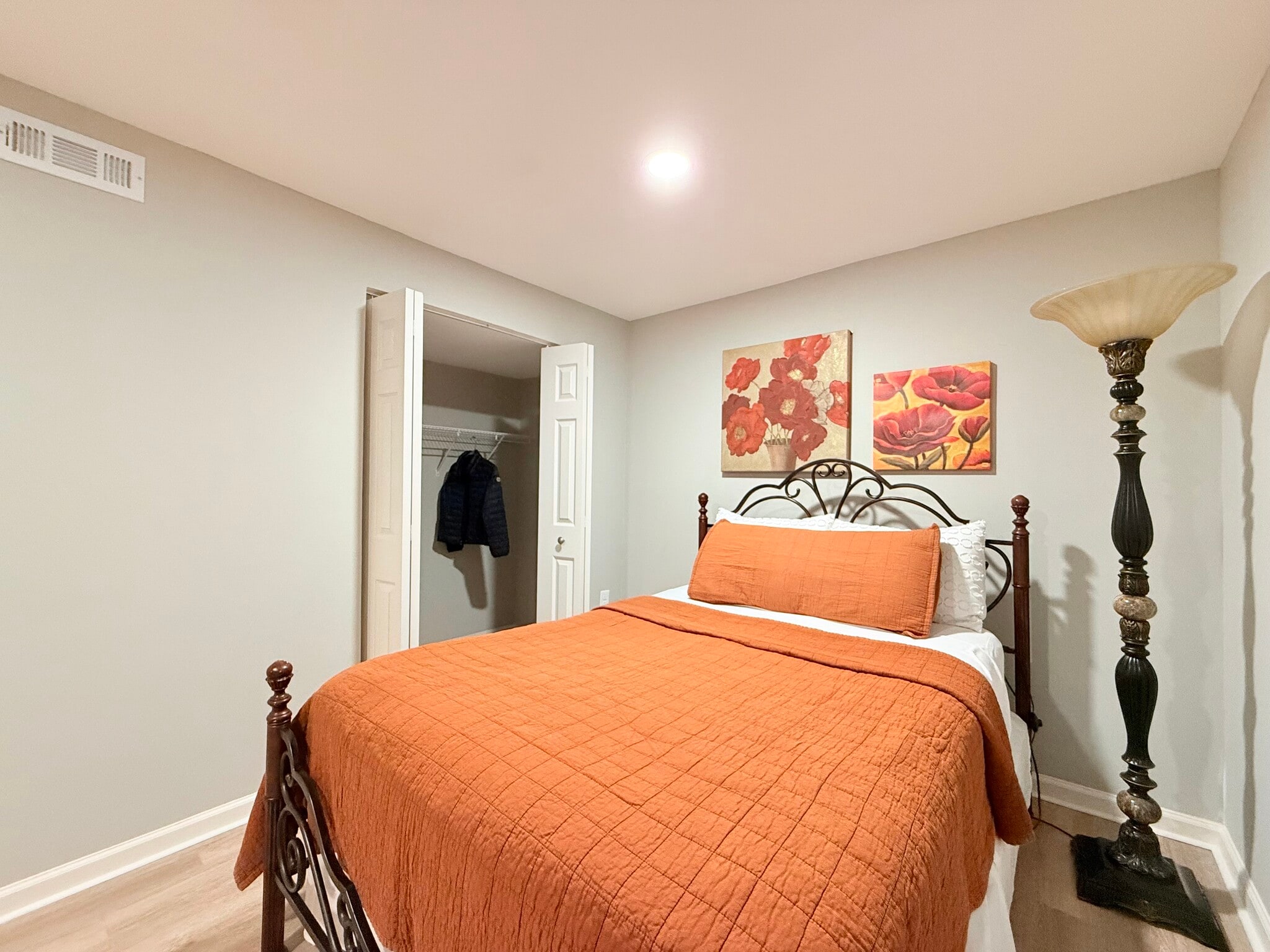 Building Photo - 12088 Maidenhair Dr