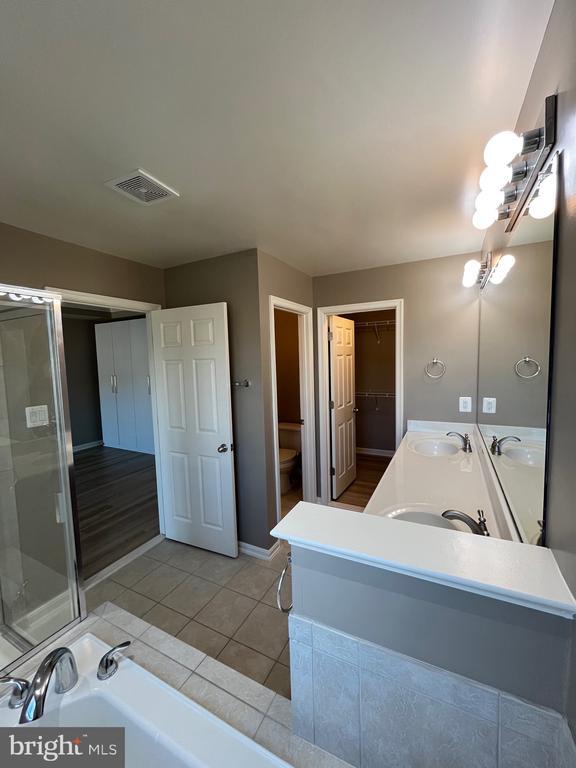 Building Photo - 42253 Dean Chapel Square