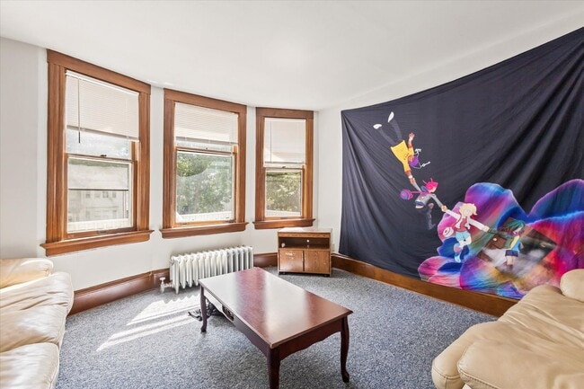 Building Photo - Frederick Upper Flat with 2 bathrooms!