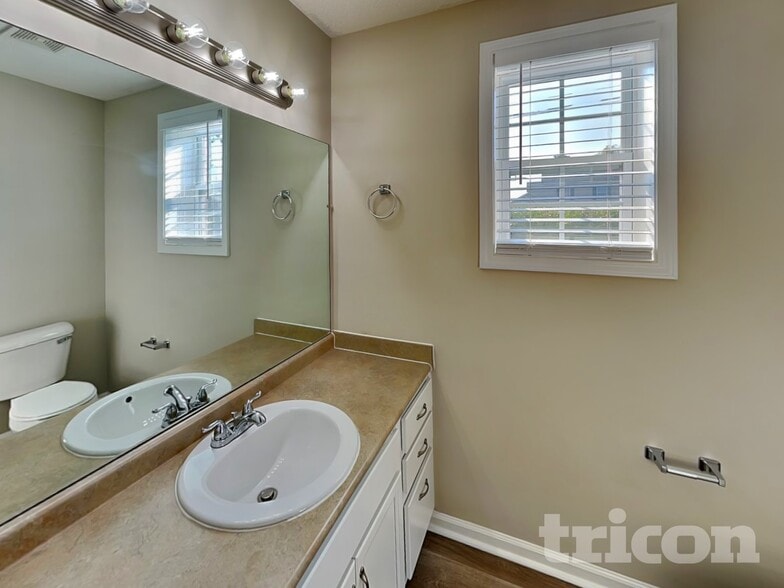 Building Photo - 3411 Bradfield Dr