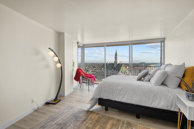 Building Photo - 700 E Ocean Blvd