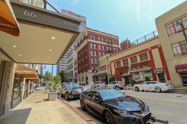 Building Photo - 66 Monroe Ave