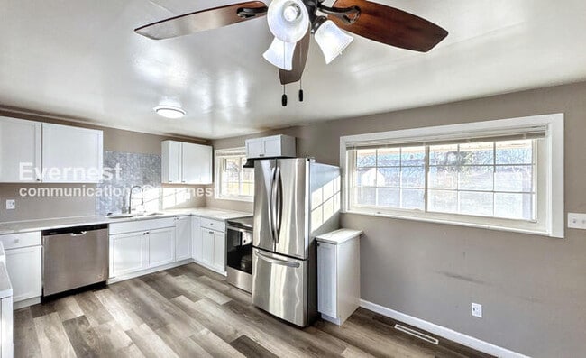 Building Photo - 3523 Roswell Dr