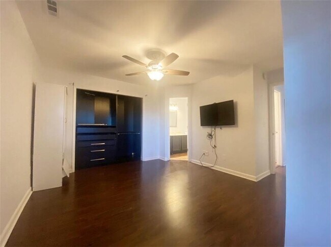 Building Photo - 1119 Sandy Ln Dr