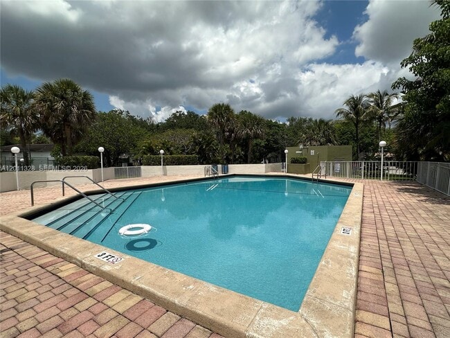 Building Photo - 4215 N University Dr