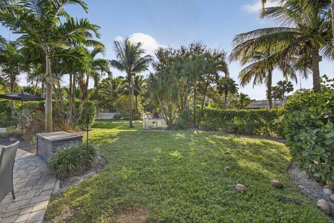 Building Photo - 11646 63rd Ln N