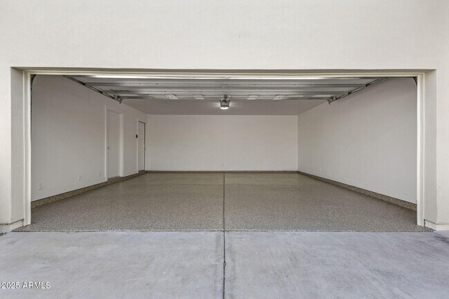 Building Photo - 7339 E Solano Dr