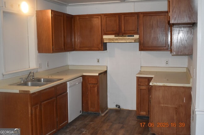 Building Photo - 4403 Azalea Dr