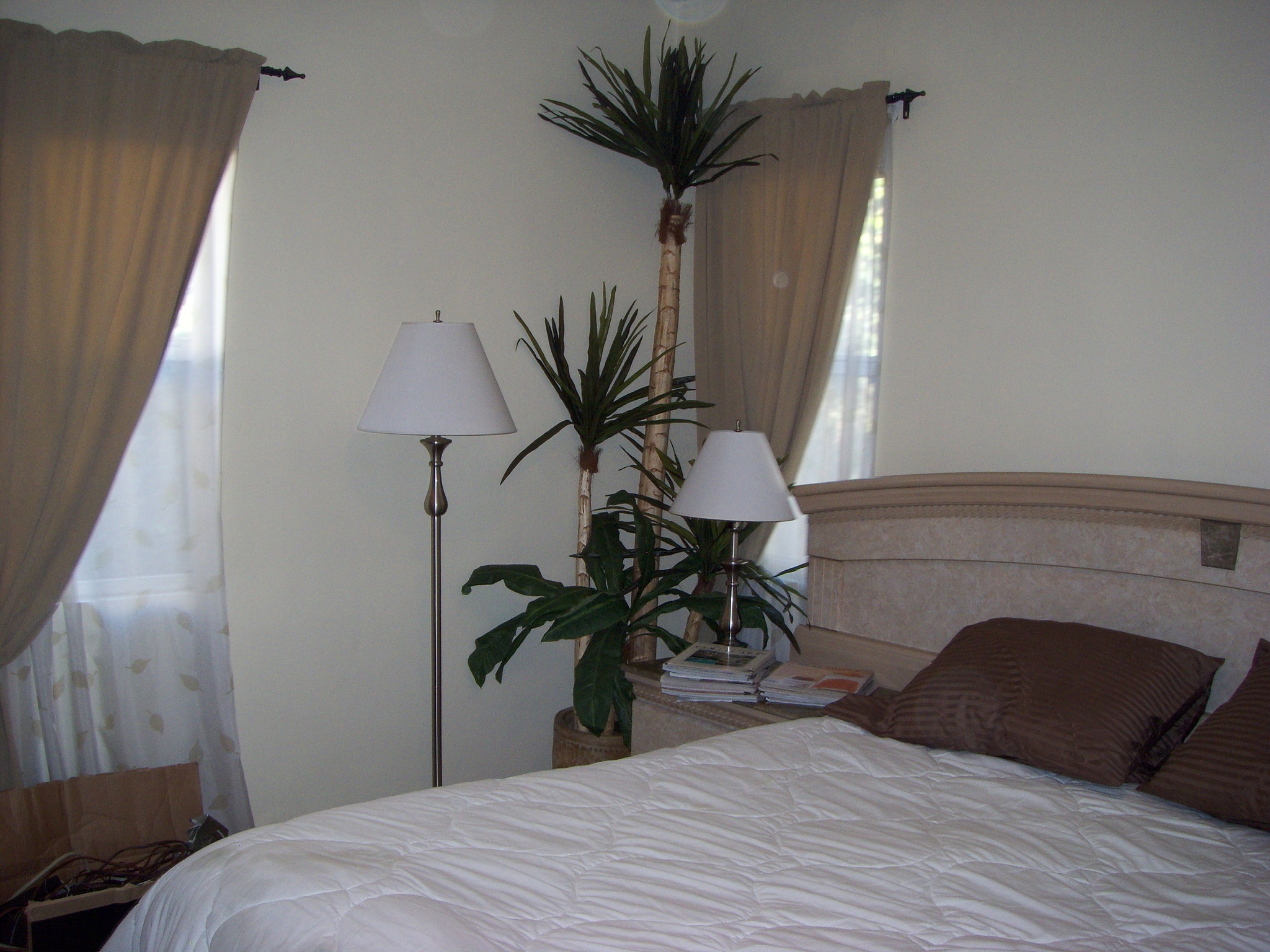 2nd bedroom - 1350 S Curson Ave