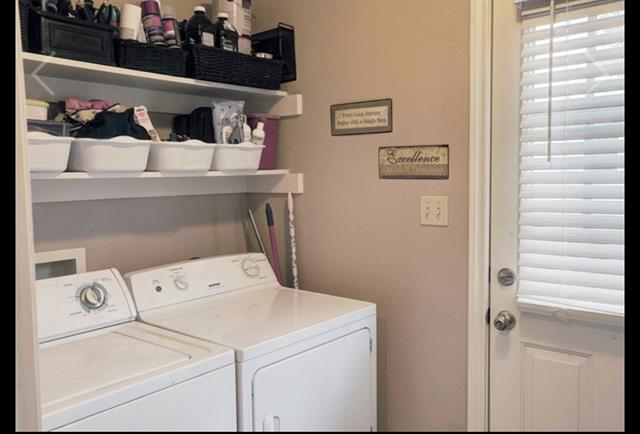 Building Photo - 901 W Birge St