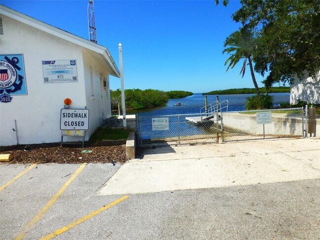 Building Photo - 5557 Sea Forest Dr