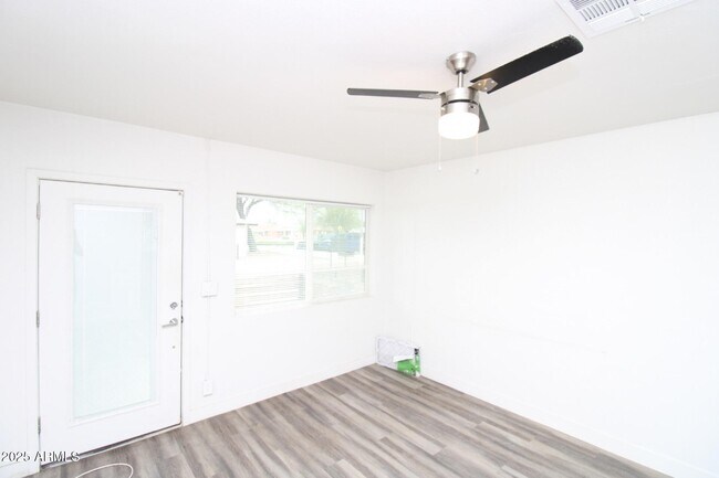 Building Photo - 312 N Hartford St