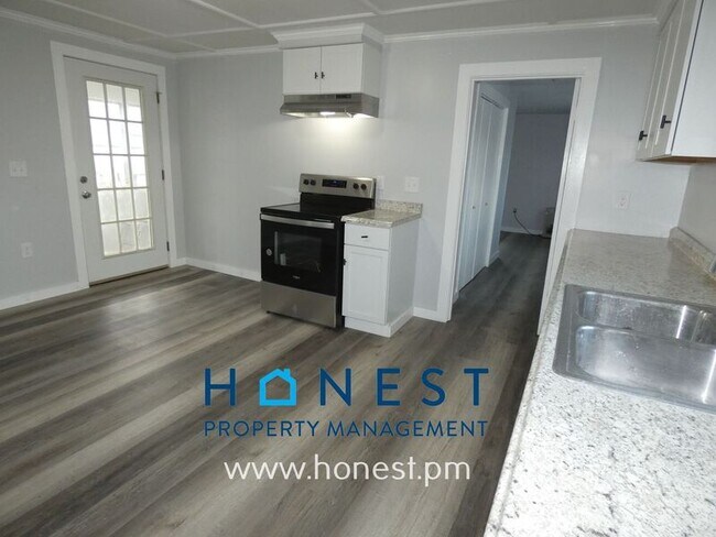 Building Photo - 35 Summer St