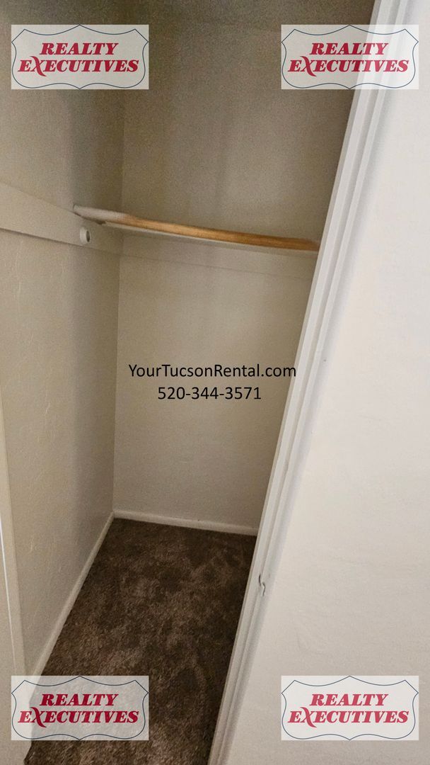 Building Photo - Silverlake Rd & Aviation Rd 3 Bedroom 1 ba...