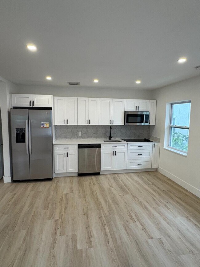 Building Photo - 331 S Federal Hwy