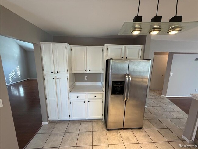 Building Photo - 39588 Squire Rd