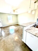 Building Photo - 1603 Dehart