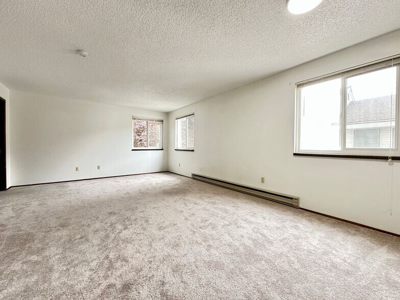 Building Photo - 10525 Midvale Ave N