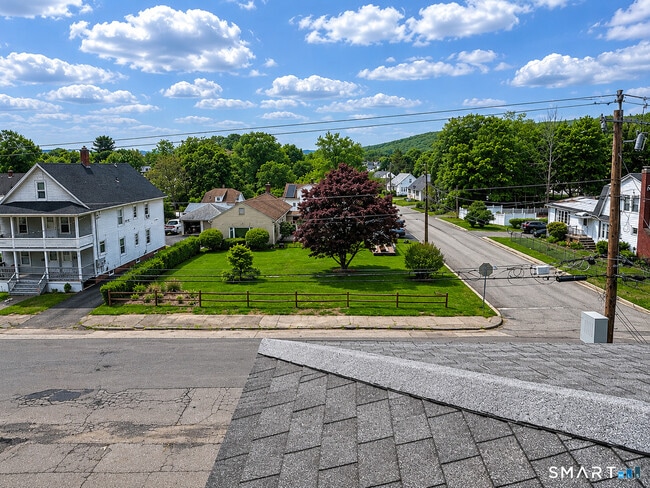Building Photo - 386 Brightwood Ave