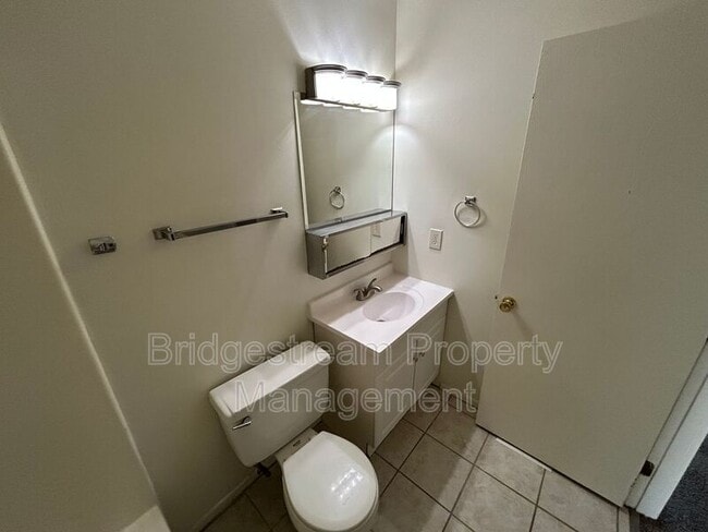 Building Photo - 1181 Redbluff Dr