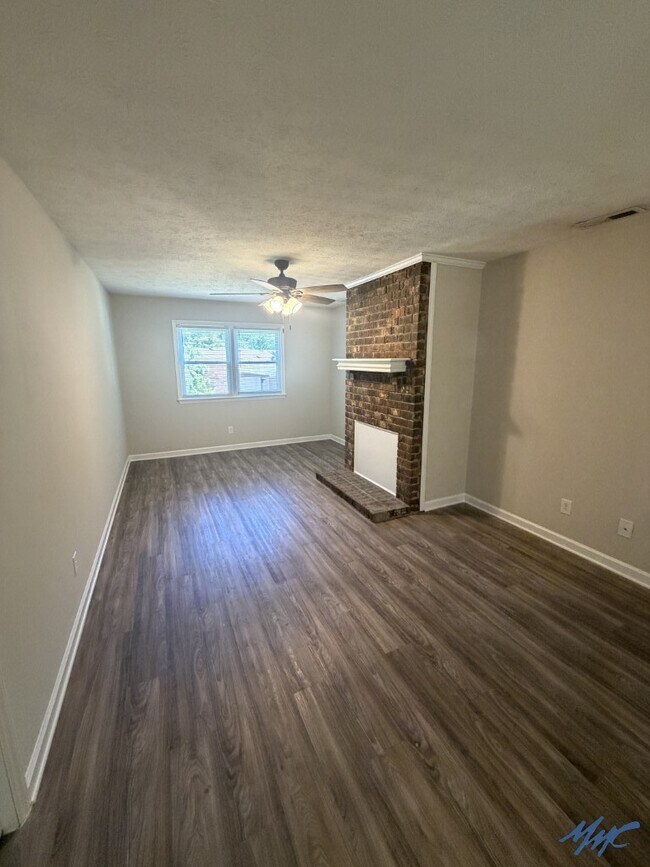 Building Photo - 1248 Hamilton Dr