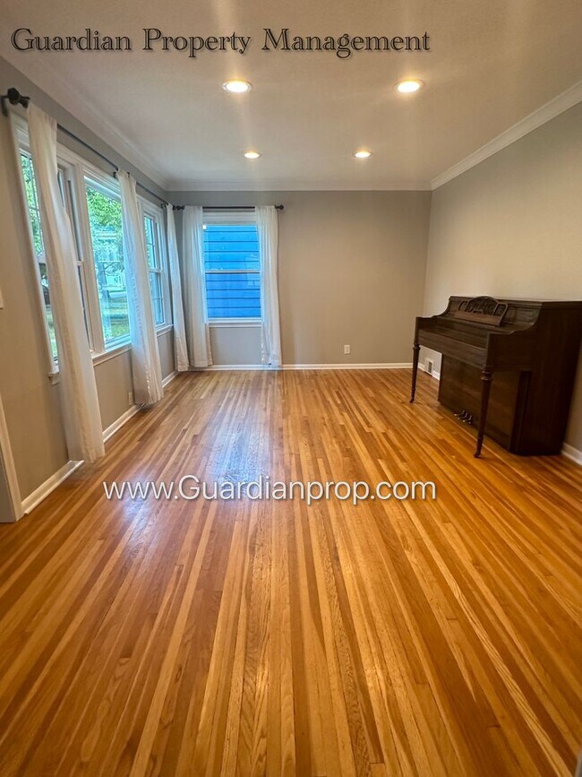 Building Photo - Richfield Single Family Home, Fenced Yard,...