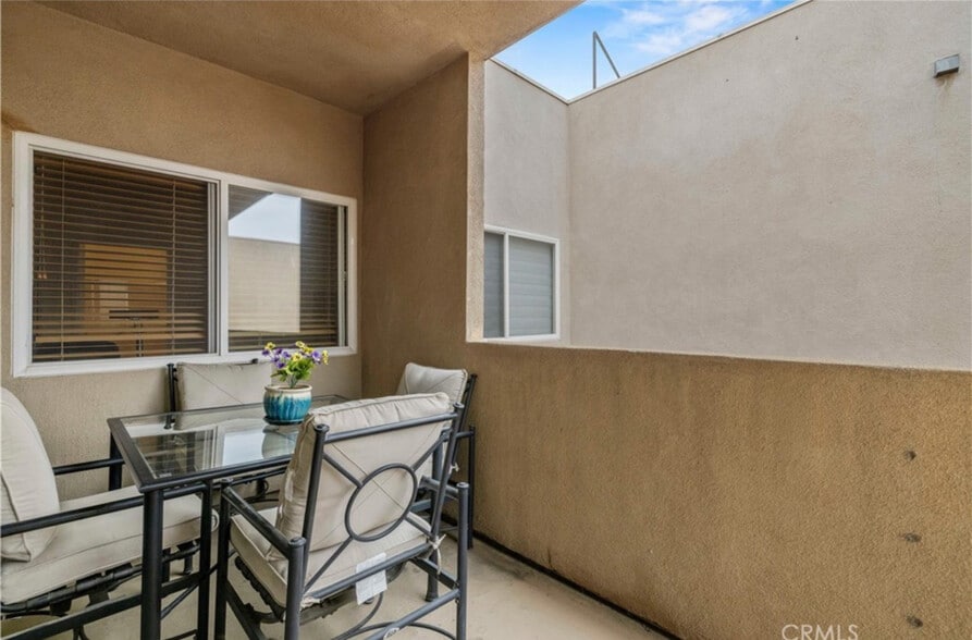 Unit Balcony - 9610 Zelzah Ave