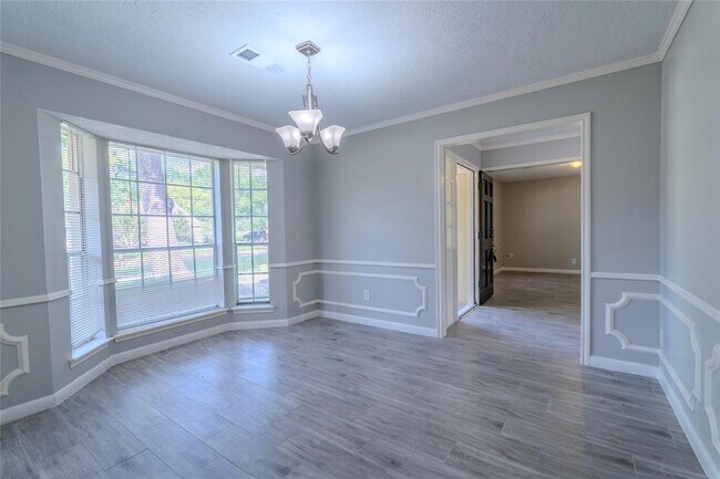 Building Photo - 16227 Southampton Dr