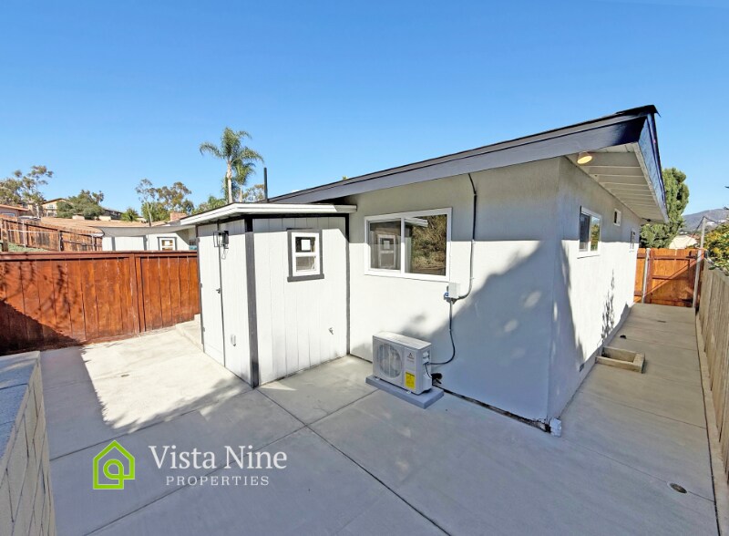 Building Photo - 665-669 Townsite Dr