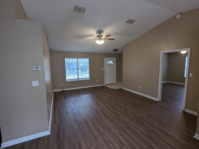 Building Photo - 3100 Dunkeld Ct