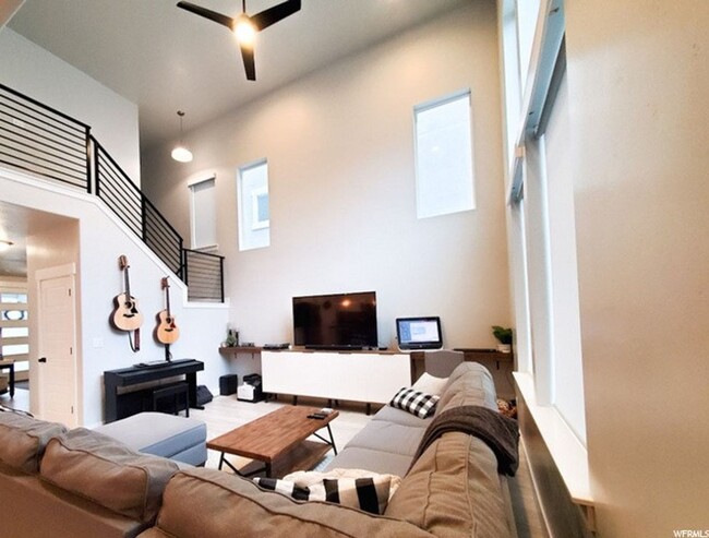Building Photo - Beautiful 4 Bedroom Home, Bluffdale, 2827 ...