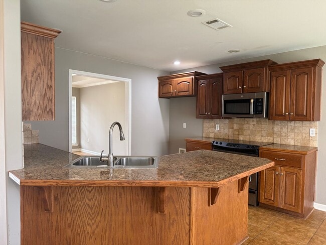 Building Photo - 2313 Richland Park Dr