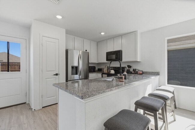 Building Photo - 5909 Cherry Holw Wy