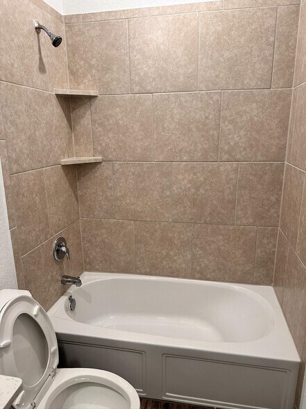 Building Photo - 15126 Nettleton Ml