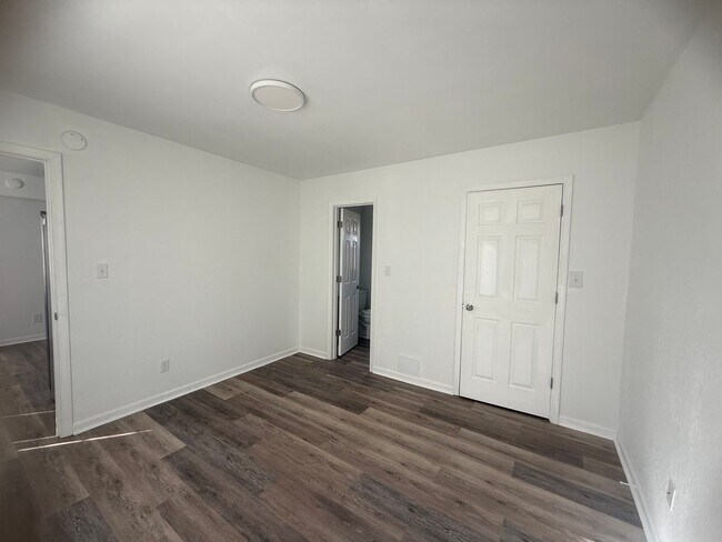 Building Photo - Central Portsmouth