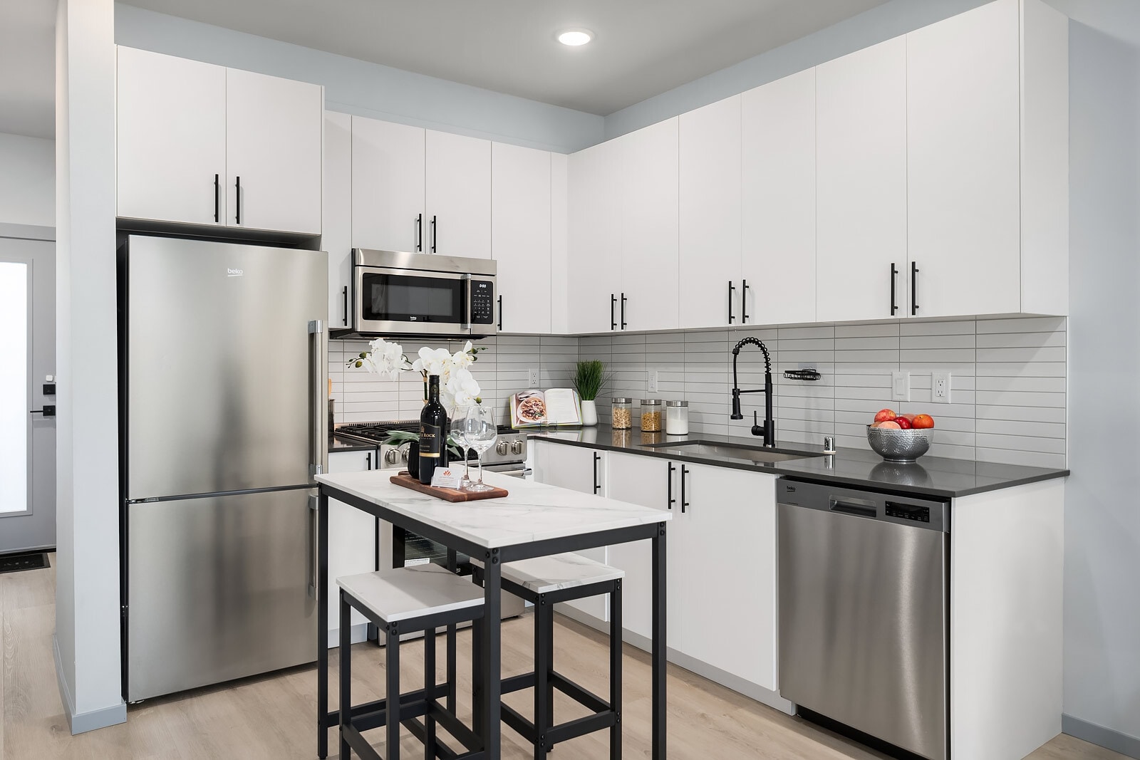 open consept dinner room - 8338 27th Ave NW