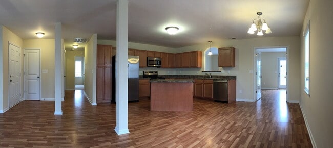 Building Photo - Lavish on Limestone!